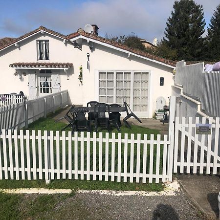 Gite Des Tournesols Oradour-Fanais Exterior foto