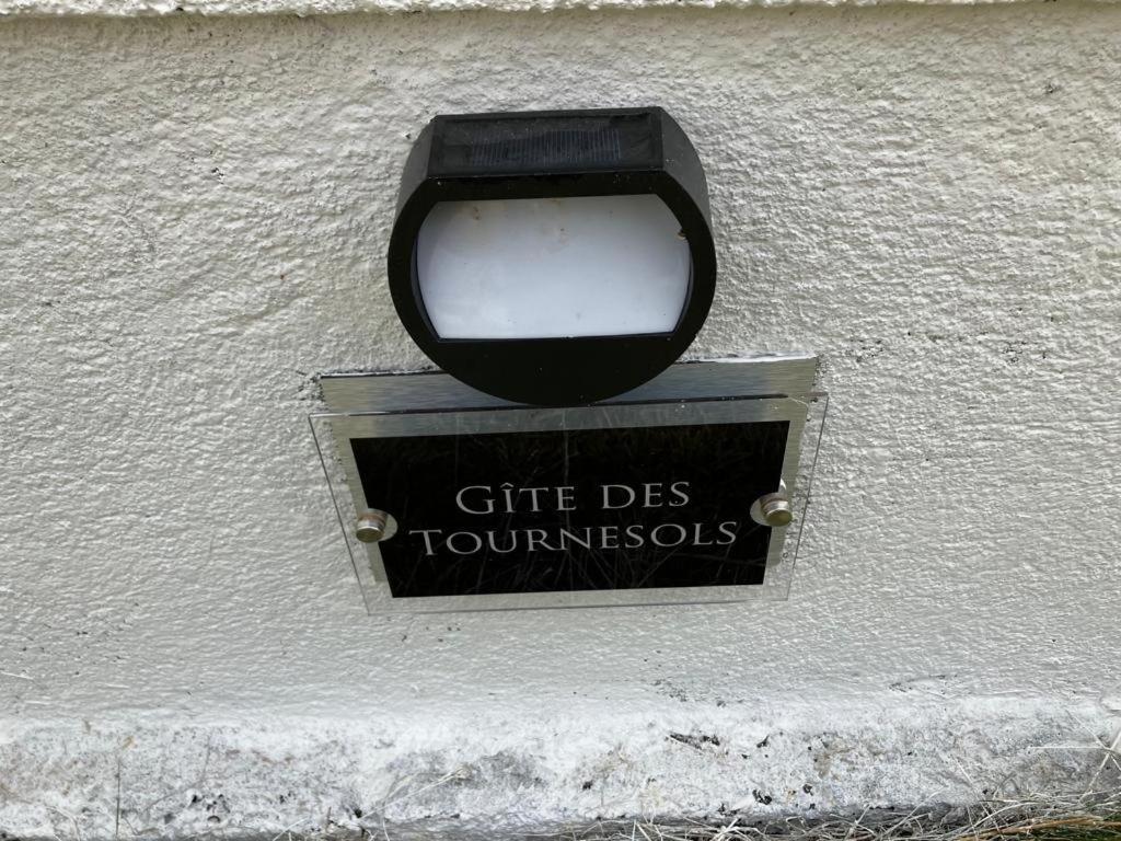 Gite Des Tournesols Oradour-Fanais Exterior foto