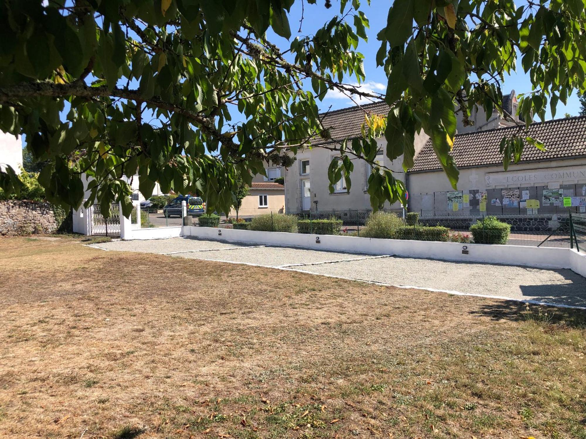 Gite Des Tournesols Oradour-Fanais Exterior foto